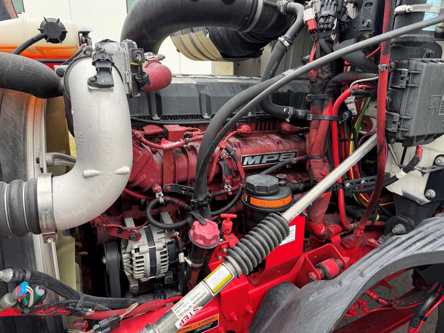 Used 2023 Mack Anthem Daycab - image 9